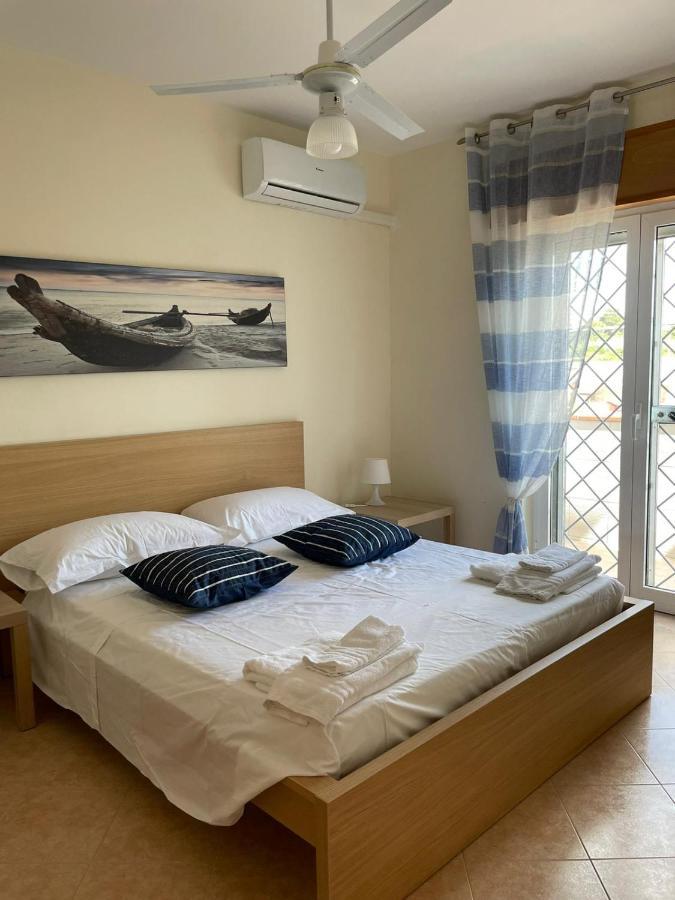 Villa Mare A 200 Metri Dal Mare San Pietro in Bevagna Luaran gambar
